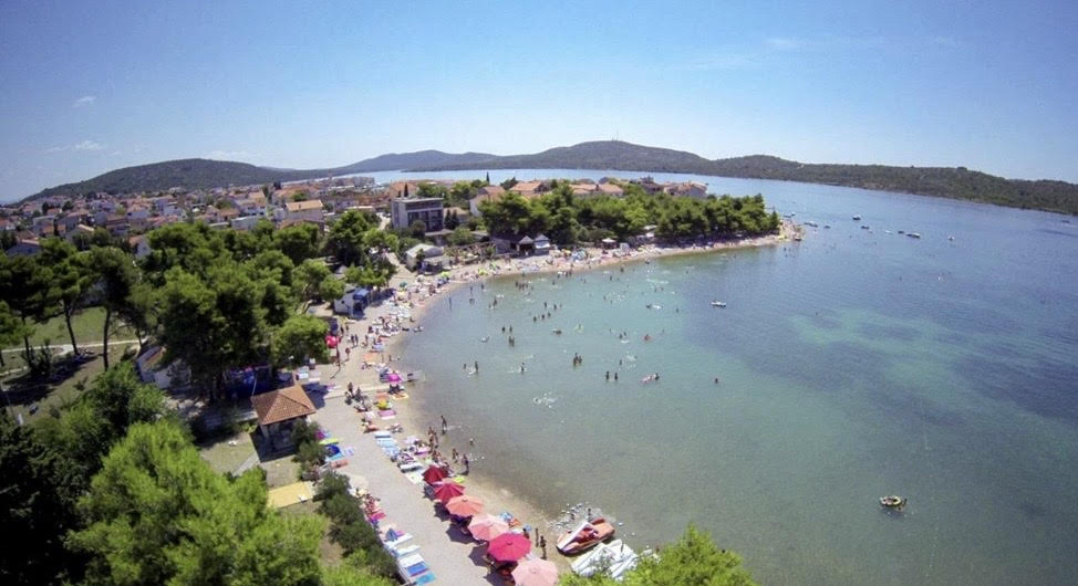 Strand en helder water in Kroatië